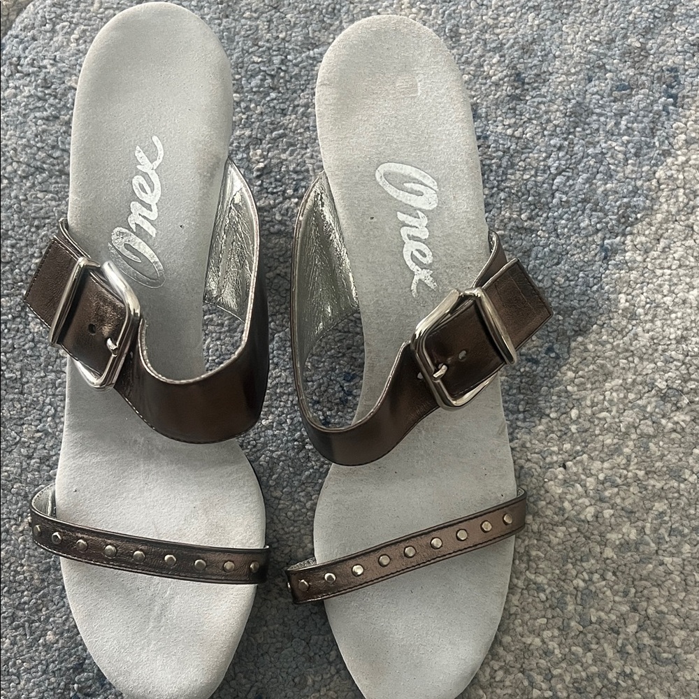 Onex Women's Bronze Sandals